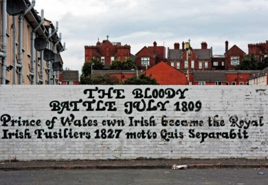 Belfast: itinerario alternativo lungo i muri che ancora dividono