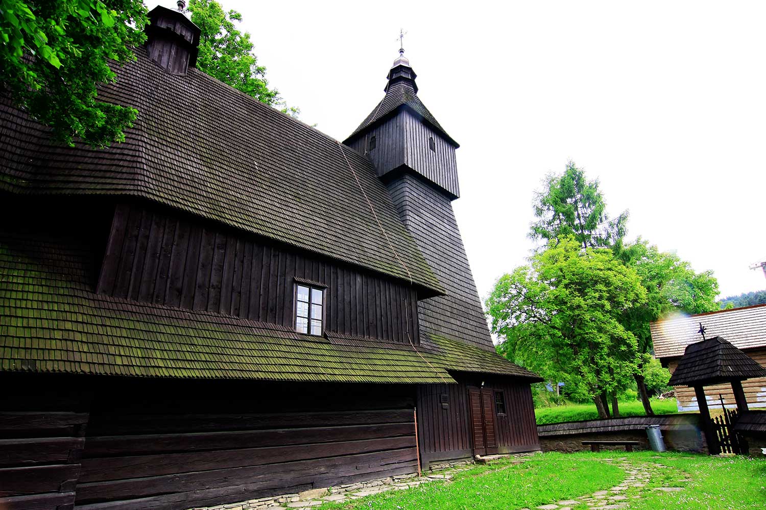 Carpazi slovacchi e il mistero delle chiese in legno senza chiodi
